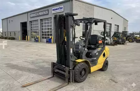 Montacargas GLP 2023  Komatsu FG25T-16 (1)