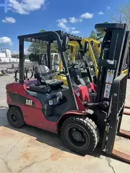Propane Forklifts 2015  CAT Lift Trucks GP30N (1)