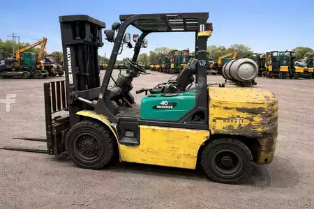 Propane Forklifts 2007  Komatsu FG40ZT-8 (1)