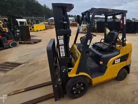 Propane Forklifts 2013  CAT Lift Trucks 2C5000 (1)