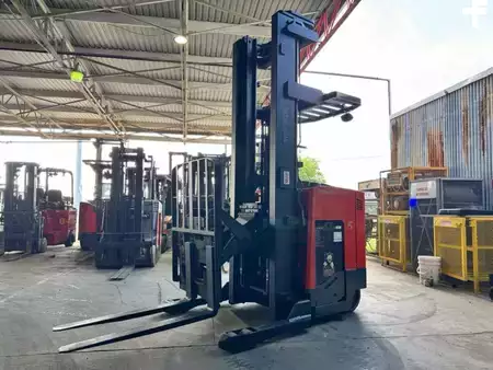 Reach Trucks 2015  Toyota 9BRU18 (1)