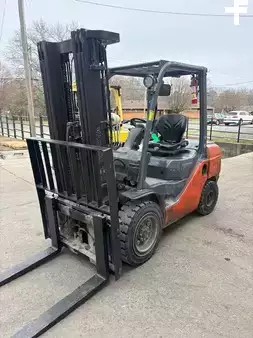 Diesel Forklifts 2019  Toyota 8FDU30 (1)