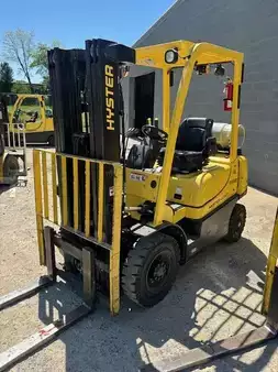 Propane Forklifts 2017  Hyster H40XT (1)