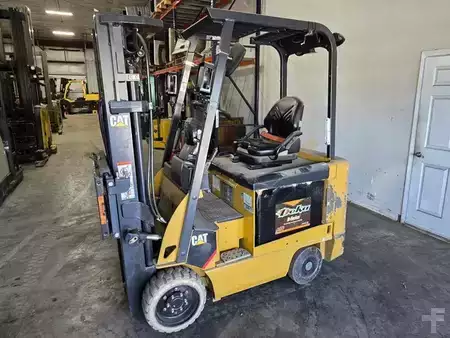 Montacargas Eléctrico (4 ruedas) 2018  CAT Lift Trucks EC4000 (1)