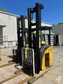 Reach Trucks 2011  Yale NDR030EA (1)