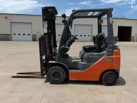 Propane Forklifts 2019  Toyota 8FGU18 (1)