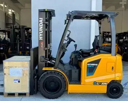 4-Wheel Electric 2025  Hyundai 25B-X (1)