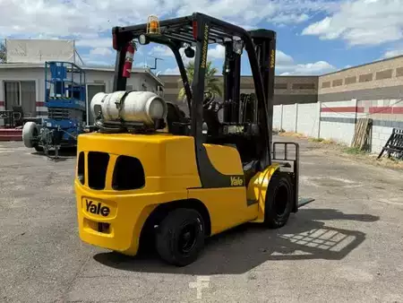 Propane Forklifts 2015  Yale GLP060VX (2)