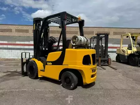 Propane Forklifts 2015  Yale GLP060VX (3)