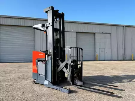 Reach Trucks 2015  Toyota 8BRU23 (1)