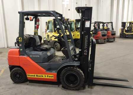 Propane Forklifts 2015  Toyota 8FGU25 (1)