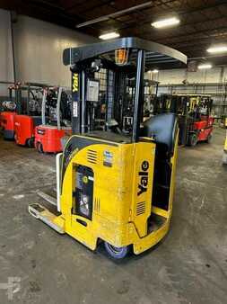 Reach Trucks 2012  Yale NR035D (3)