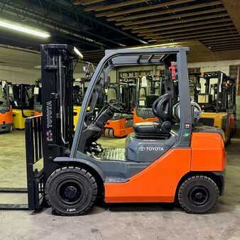 Propane Forklifts 2016  Toyota 8FGU25 (1)