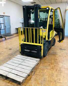 Propane Forklifts 2015  Hyster H50FT (2)