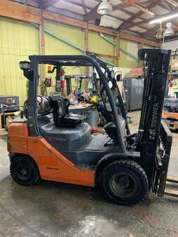 Propane Forklifts 2017  Toyota 8FGU25 (1)