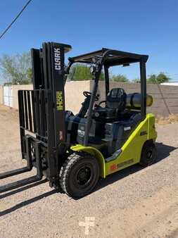Propane Forklifts 2021  Clark S25L (2)