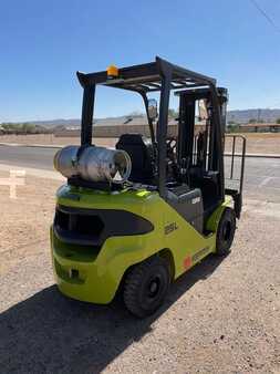 Propane Forklifts 2021  Clark S25L (3)