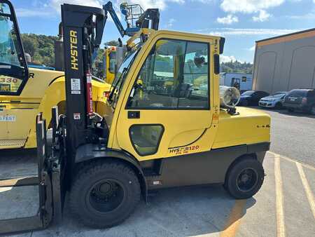 4 Wheels 2015  Hyster H120FT (1)