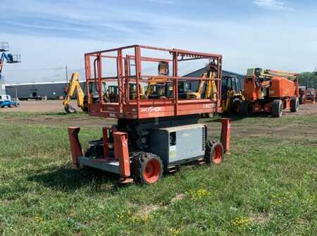 Rough Terrain Forklifts 2012  Skyjack SJ6832 RT (1)
