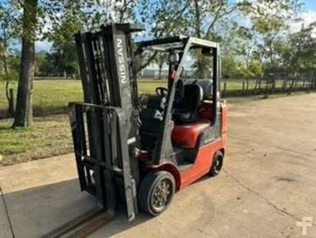 Propane Forklifts 2013  Nissan MCP1F2A25LV (3)