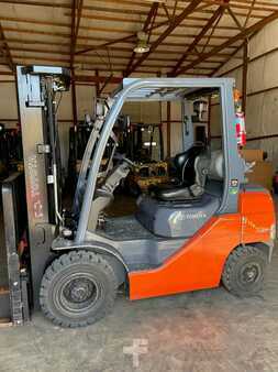 Propane Forklifts 2014  Toyota 8FGU25 (1)