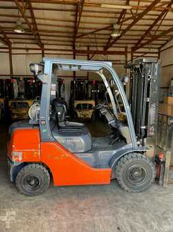 Propane Forklifts 2014  Toyota 8FGU25 (2)