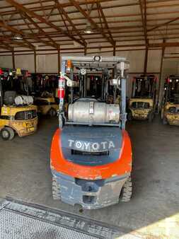 Propane Forklifts 2014  Toyota 8FGU25 (4)