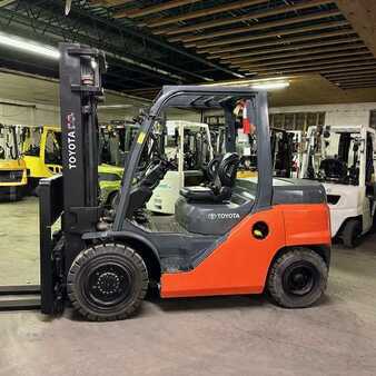 Diesel Forklifts 2018  Toyota 8FD40U (1)