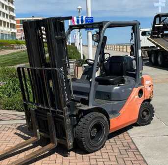 Propane Forklifts 2017  Toyota 8FGU25 (1)