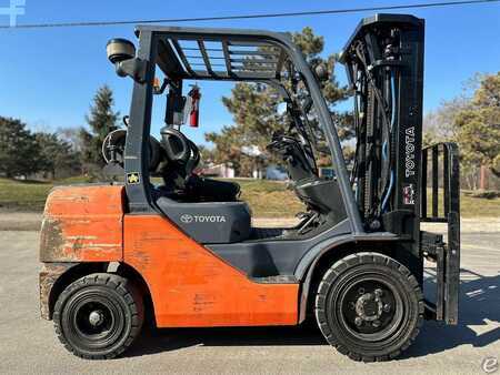 Propane Forklifts 2008  Toyota 8FGU30 (1)
