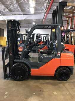Propane Forklifts 2008  Toyota 8FGU30 (1)