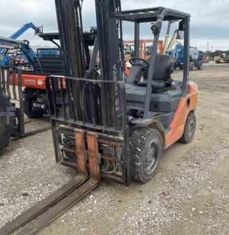 Diesel Forklifts 2014  Toyota 8FDU30 (1)