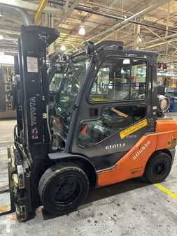 Propane Forklifts 2014  Toyota 8FGU32 (1)