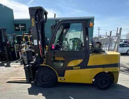 Propane Forklifts 2021  Yale GLP120VX (1)