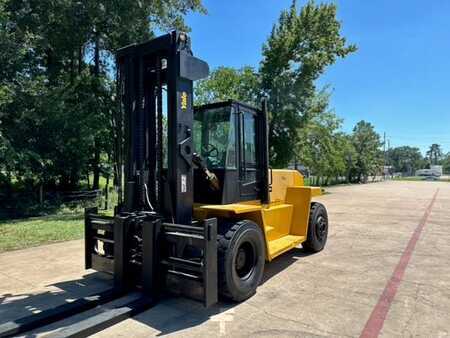 Diesel Forklifts 1999  Yale GDP300 (1)