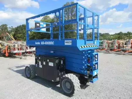 Rough Terrain Forklifts 2022  Genie GS-4069 DC (1)
