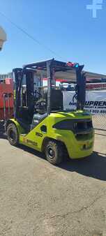 Diesel Forklifts 2021  Clark S25D (2)