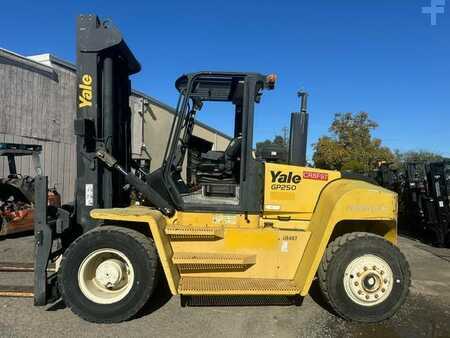 Diesel Forklifts 2012  Yale GDP250 (1)