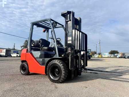 Propane Forklifts 2015  Toyota 8FGU25 (1)