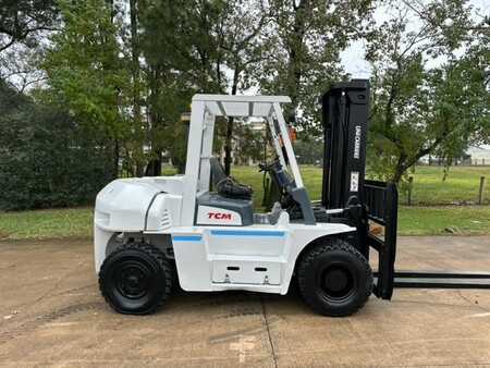 Diesel Forklifts 2014  Unicarriers FD70-2 (1)