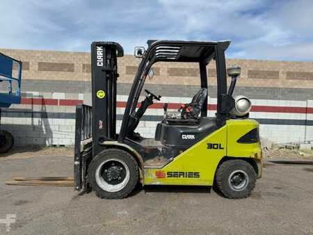 Propane Forklifts 2018  Clark S30L (1)