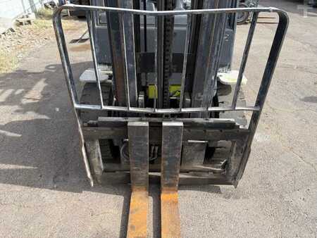 Propane Forklifts 2018  Clark S30L (4)