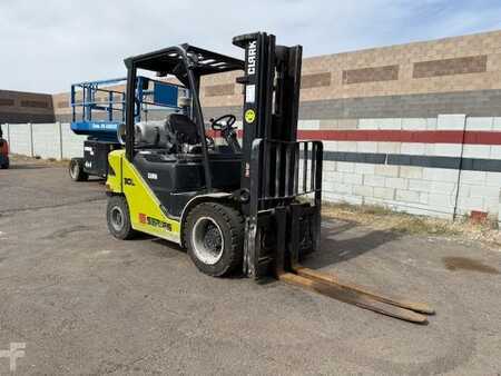Propane Forklifts 2018  Clark S30L (6)