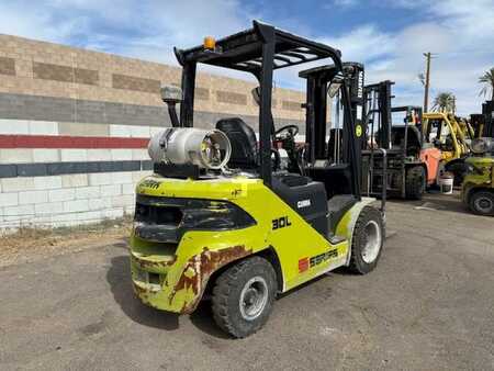 Propane Forklifts 2018  Clark S30L (7)