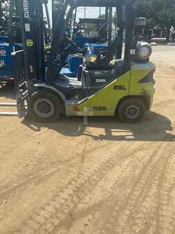 Propane Forklifts 2018  Clark S25L (1)