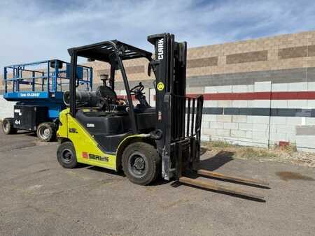 Propane Forklifts 2018  Clark S25L (2)