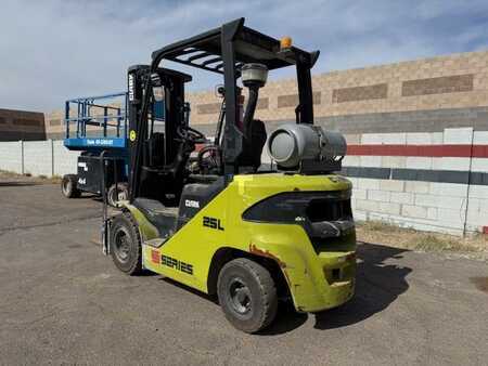 Propane Forklifts 2018  Clark S25L (6)