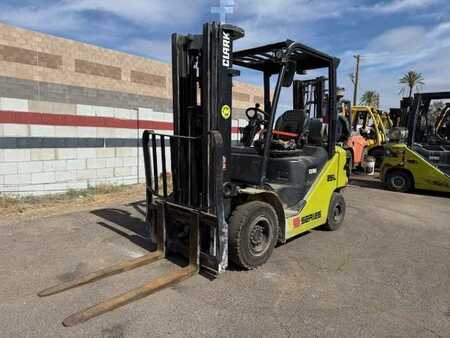 Propane Forklifts 2018  Clark S25L (7)