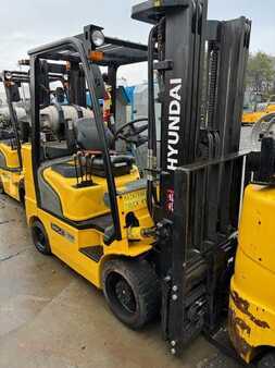 Propane Forklifts 2017  Hyundai 30LC-7A (1)