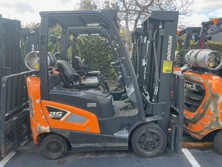 Propane Forklifts 2019  Doosan GC25S-9 (1)